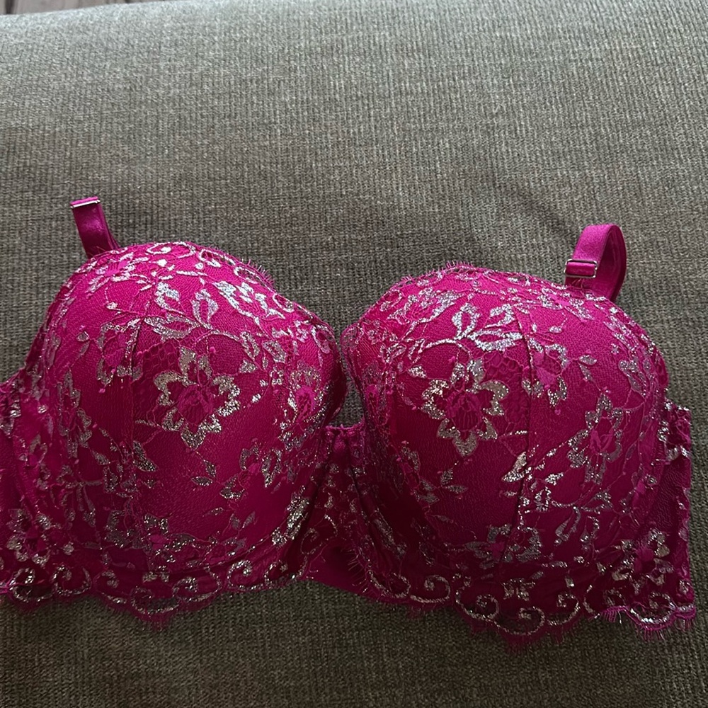 38DD Victoria’s Secret Bra